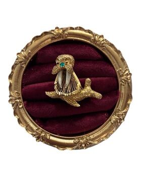 Vintage 1960’s Gold Tone Wire Walrus Brooch